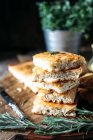 Pedaços de pão Focaccia com alecrim — Fotografia de Stock