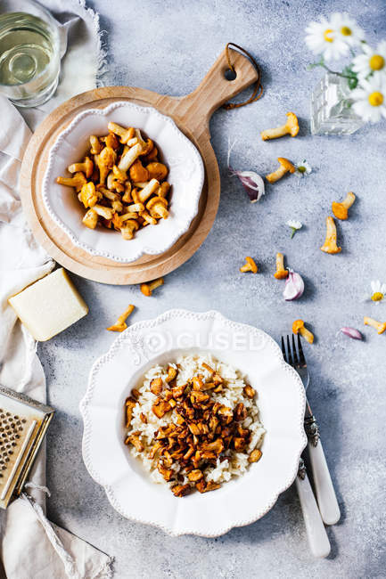 Risotto with mushrooms on table — Stock Photo