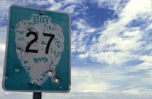 Sinal da auto-estrada com número 27 — Fotografia de Stock