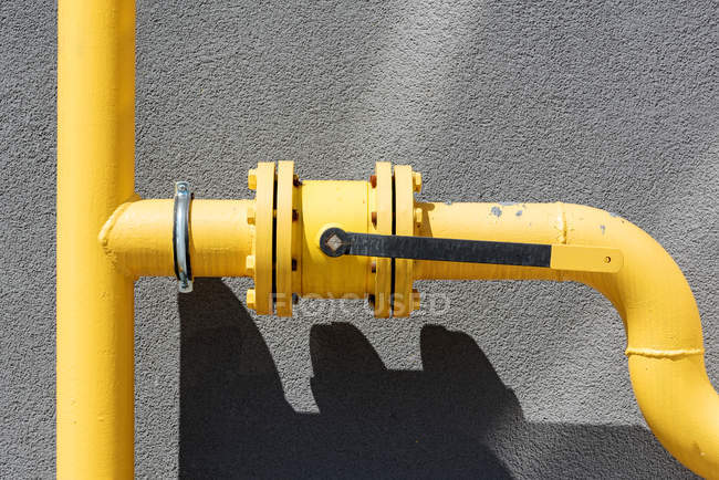 Жовтий газопроводу — стокове фото