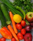 Verdure fresche in tavola — Foto stock