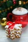 Пачка рождественских печенек с имбирным печеньем — стоковое фото