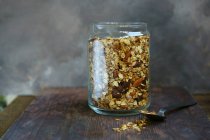 Granola fait maison en verre — Photo de stock