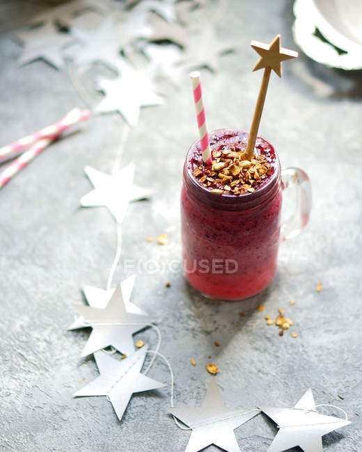 Glass jar cup with blueberry smoothie — Stock Photo