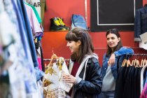 Young female shoppers — Stock Photo