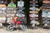 Homme mûr sur moto — Photo de stock