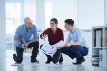 Colleagues working in office — Stock Photo