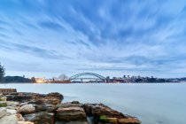 Оперный театр и Сиднейский мост Харбур — стоковое фото