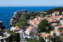 Erhöhte Aussicht auf Küste und Festung Lovrijenac — Stockfoto