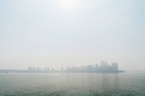 Загрязнение воздуха в Мумбаи — стоковое фото