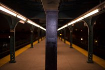 Вид платформи метро — стокове фото