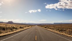 Вид на пустую дорогу — стоковое фото