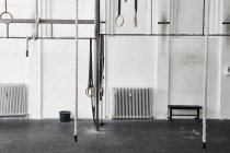 Seile und Gymnastikringe — Stockfoto