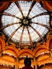 Cupola di Galeries Lafayette dall'interno — Foto stock