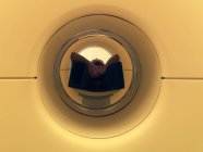 Patient laying in MRI machine — Stock Photo