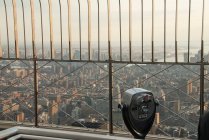 Coin operated binoculars on Empire State Building — Stock Photo