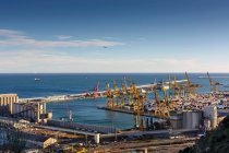 Veduta del porto commerciale di Barcellona — Foto stock