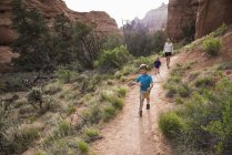 Mother, son and daughter, hiking in Kodachrome Basin State Park, Utah, USA — Stock Photo