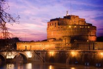 Castel Sant Angelo lit up at night — Stock Photo