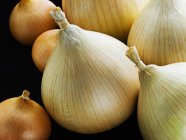 Different onions pile — Stock Photo
