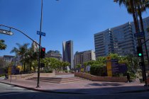 Señales de tráfico en el centro de Los Ángeles, Estados Unidos - foto de stock