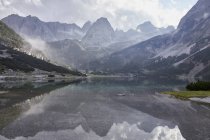 Mountains reflected in lake Seebensee — Stock Photo