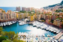 Houses and yachts at Fontvielle, Monaco harbour, Monaco — Stock Photo