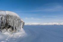 Peaceful scene with beautiful ice formations in abisko national park — Stock Photo