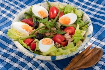 Nicoise salad in bowl — Stock Photo
