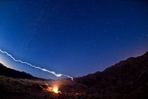 Hoguera en el Parque Nacional del Valle de la Muerte - foto de stock