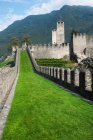 Scenic view of Castelgrande, Bellinzona, Ticino, Швейцария — стоковое фото