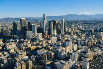 Vista aérea de los rascacielos de Los Ángeles, California, EE.UU. - foto de stock