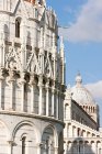 Teilansicht der Piazza dei miracoli, Pisa, Italien — Stockfoto