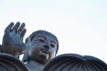 Großer Buddha aus nächster Nähe, Insel Lantau, Hongkong, China — Stockfoto