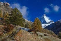 Tiempo en otoño en Zermatt - foto de stock