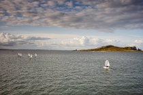 Vista de Irelands Eye island, Howth, Dublin Bay, República de Irlanda - foto de stock