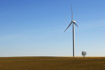 Windenergieanlage im Feld, reims, Frankreich — Stockfoto