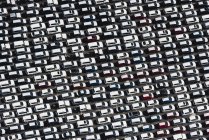 Luftaufnahme von geparkten Autos, die darauf warten verkauft zu werden, st kilda, melbourne, victoria, australia — Stockfoto
