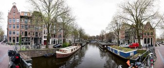 Canal Herengracht en Amsterdam - foto de stock