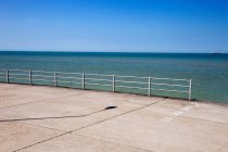 Blick auf die Promenade am Meer — Stockfoto