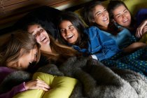 Women watching television together — Stock Photo