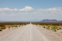 Carretera frente a Nevada State Highway 160 - foto de stock