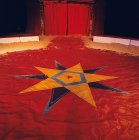 Sternform auf dem Zirkuszeltboden — Stockfoto