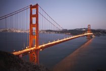 Puente Golden Gate al atardecer - foto de stock