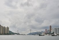 Vista lejana del paisaje urbano, Ma Wan, Hong Kong - foto de stock