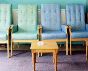 Casa di riposo soggiorno con tavolino — Foto stock