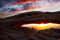 Formazione rocciosa al tramonto — Foto stock