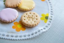 Quatre biscuits décorés — Photo de stock