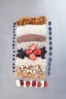 Frutas e granola feitos à mão e muesli — Fotografia de Stock