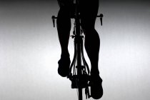 Ciclista com bicicleta de teste de tempo — Fotografia de Stock